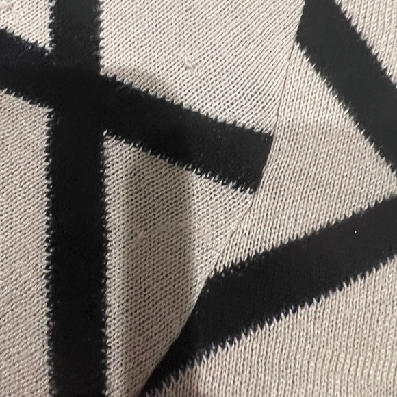 A Pea in The Pod Maternity Sweater Size Small - Picture 4 of 5